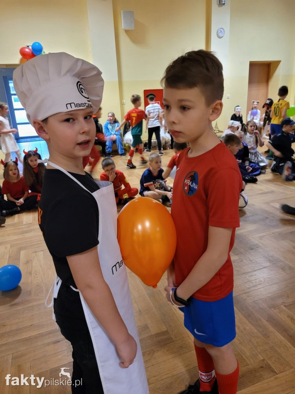 Bal kostiumowy w szkole w Wyrzysku