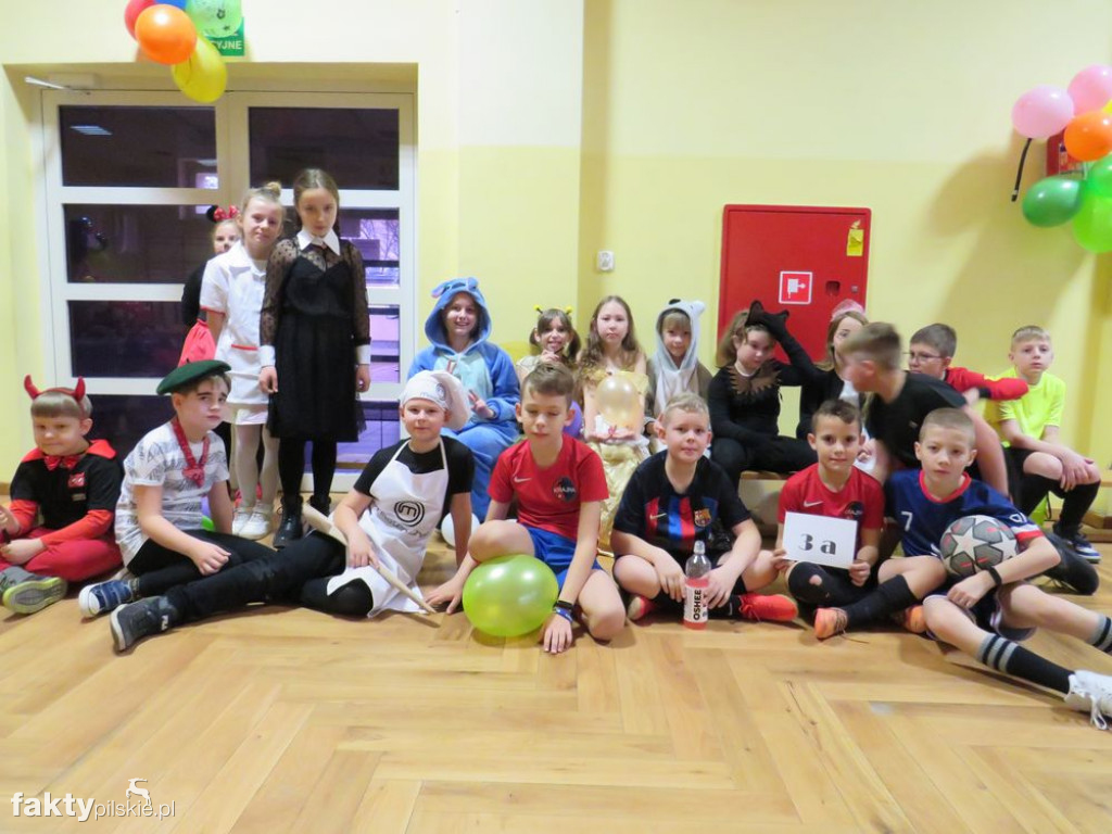 Bal kostiumowy w szkole w Wyrzysku