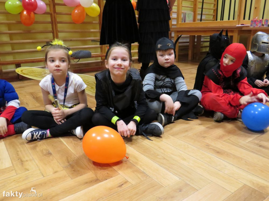 Bal kostiumowy w szkole w Wyrzysku