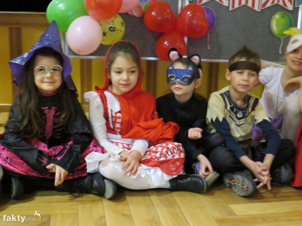 Bal kostiumowy w szkole w Wyrzysku