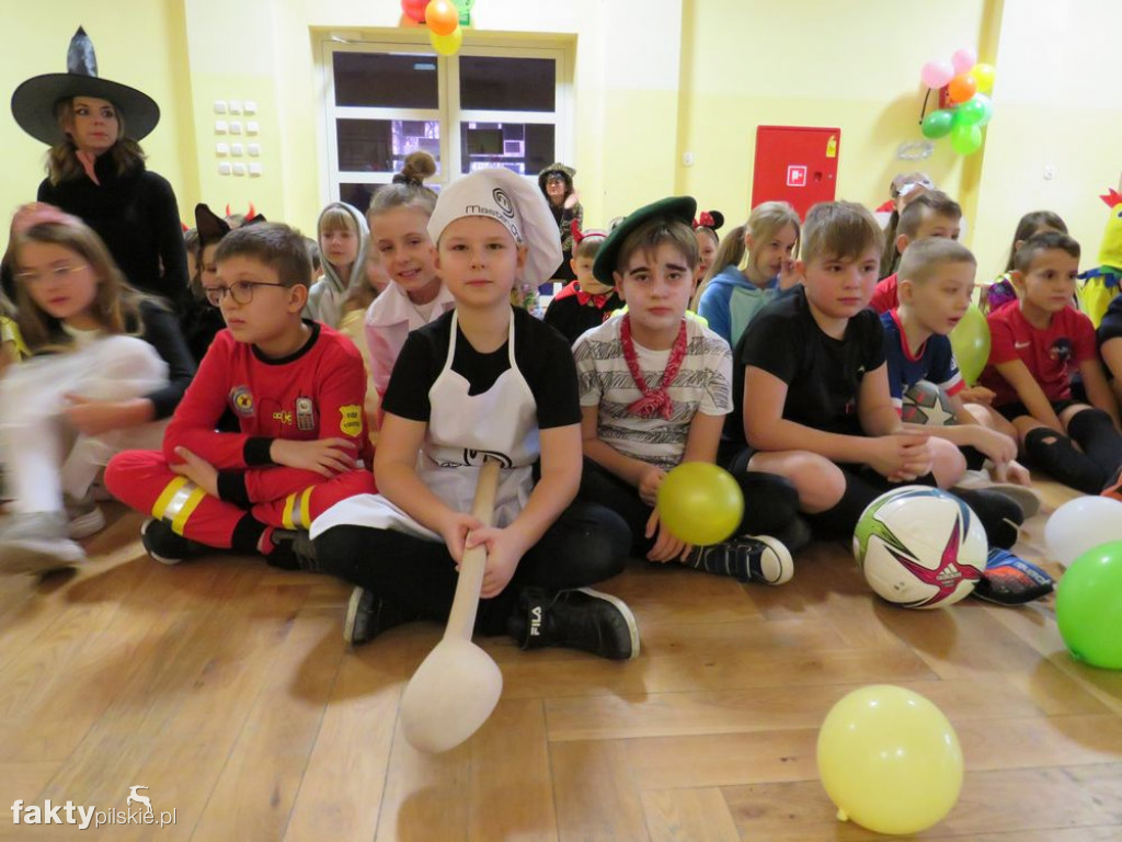 Bal kostiumowy w szkole w Wyrzysku