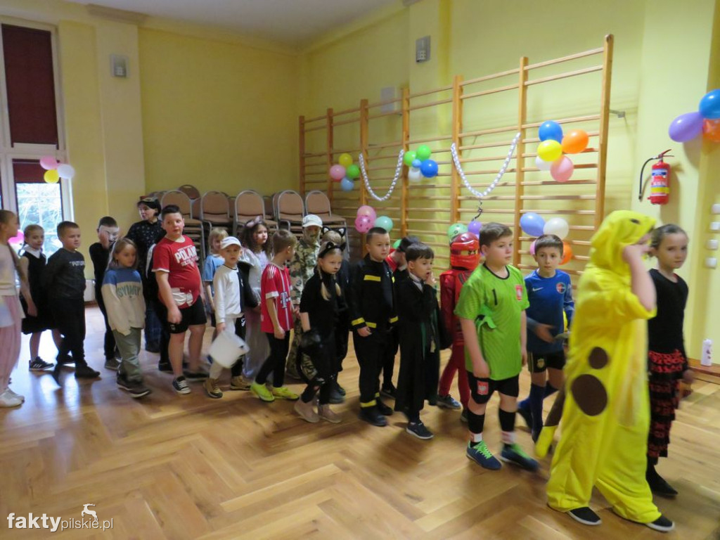 Bal kostiumowy w szkole w Wyrzysku