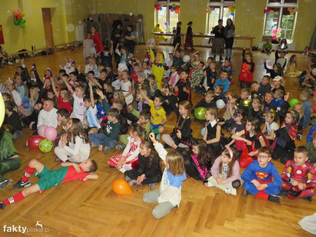Bal kostiumowy w szkole w Wyrzysku