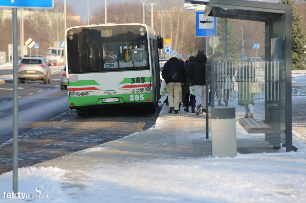 Centrum Przesiadkowe w Pile na początku zimy