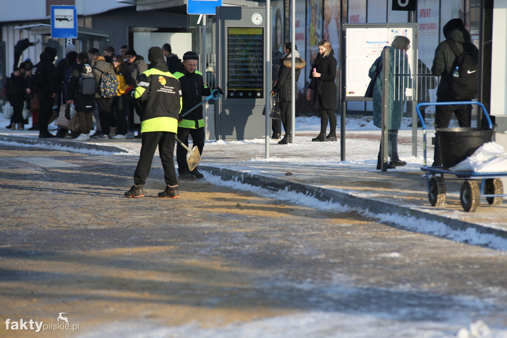 Centrum Przesiadkowe w Pile na początku zimy