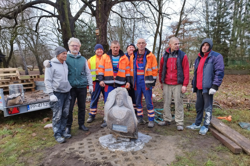 Obelisk śp. Siostry Anny Tekli Budnowskiej