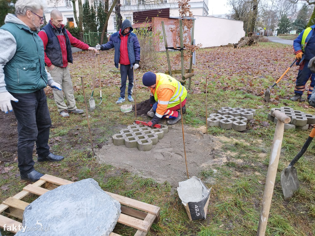 Obelisk śp. Siostry Anny Tekli Budnowskiej