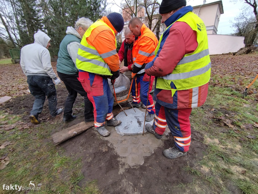 Obelisk śp. Siostry Anny Tekli Budnowskiej