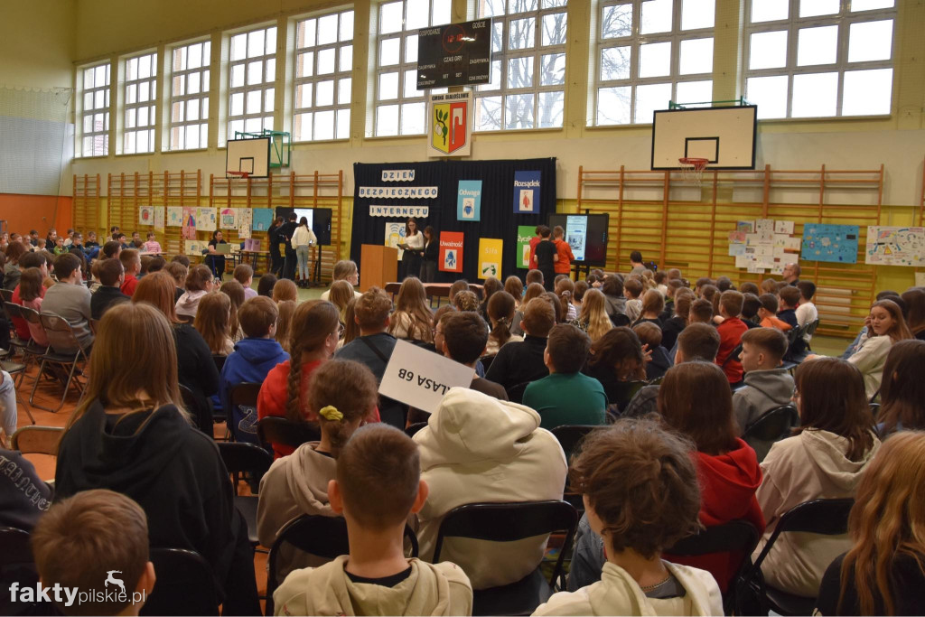 Dzień bezpiecznego internetu w SP w Białośliwiu