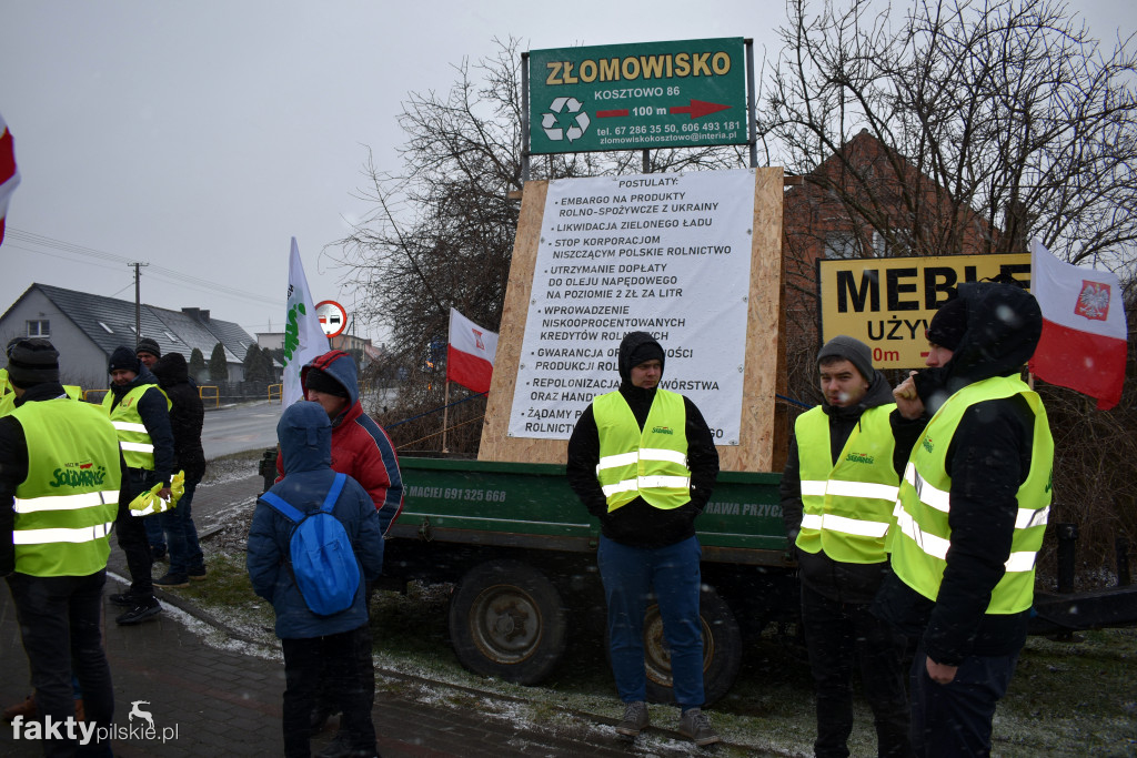 Blokada drogi K10 w Kosztowie