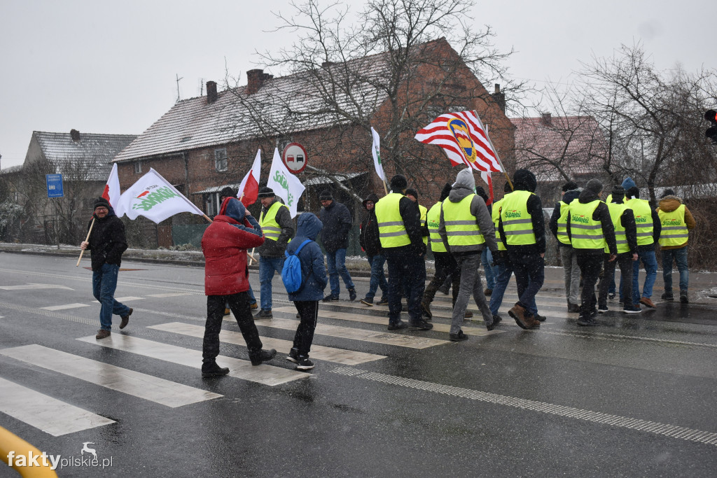 Blokada drogi K10 w Kosztowie