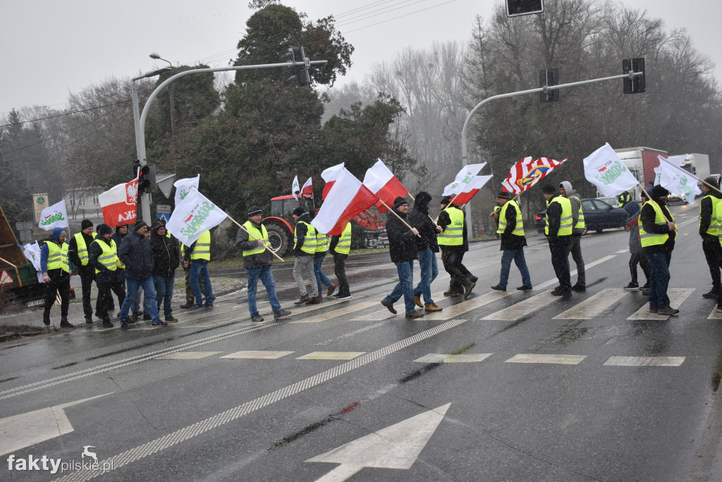 Blokada drogi K10 w Kosztowie