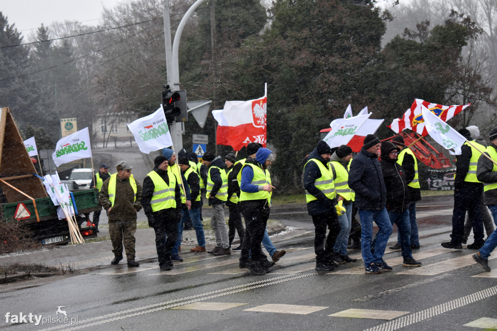 Blokada drogi K10 w Kosztowie