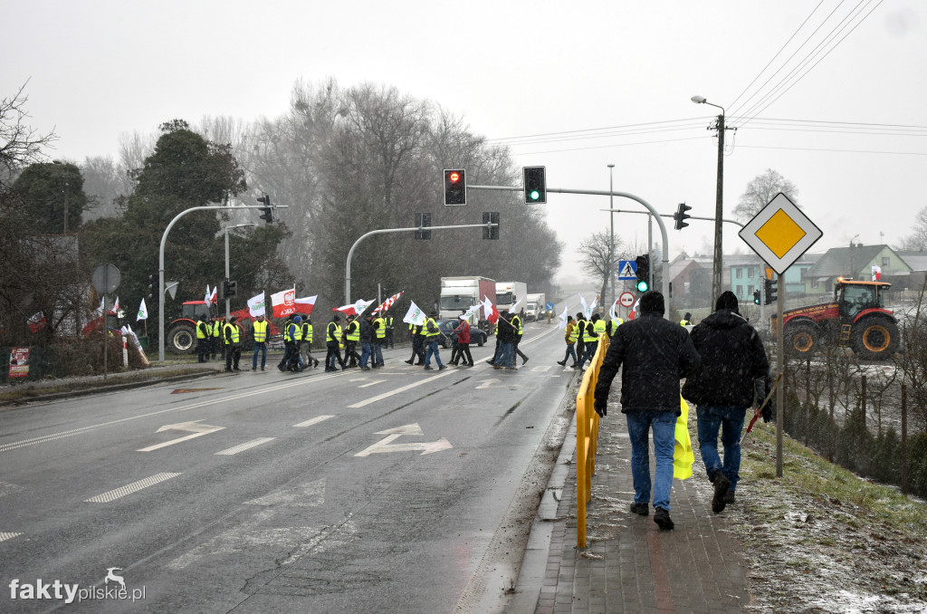 Blokada drogi K10 w Kosztowie