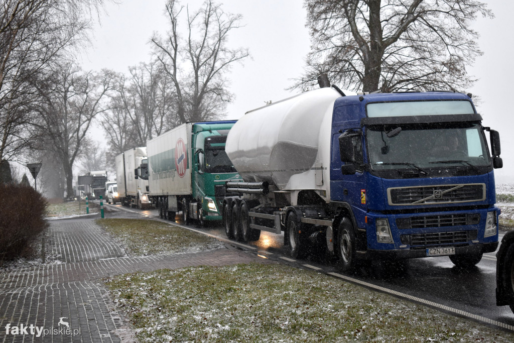 Blokada drogi K10 w Kosztowie