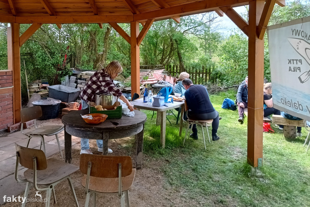 Sprzątanie Gwdy przez kajakarzy