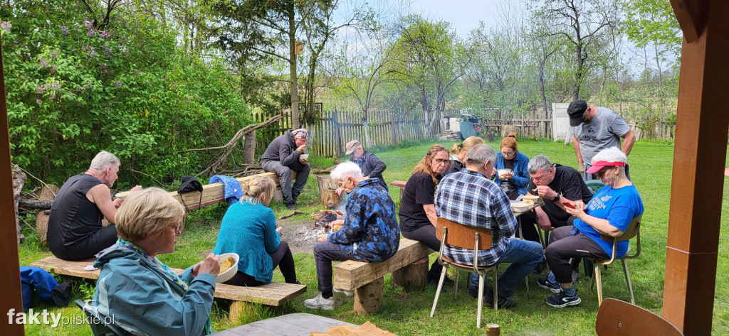 Sprzątanie Gwdy przez kajakarzy