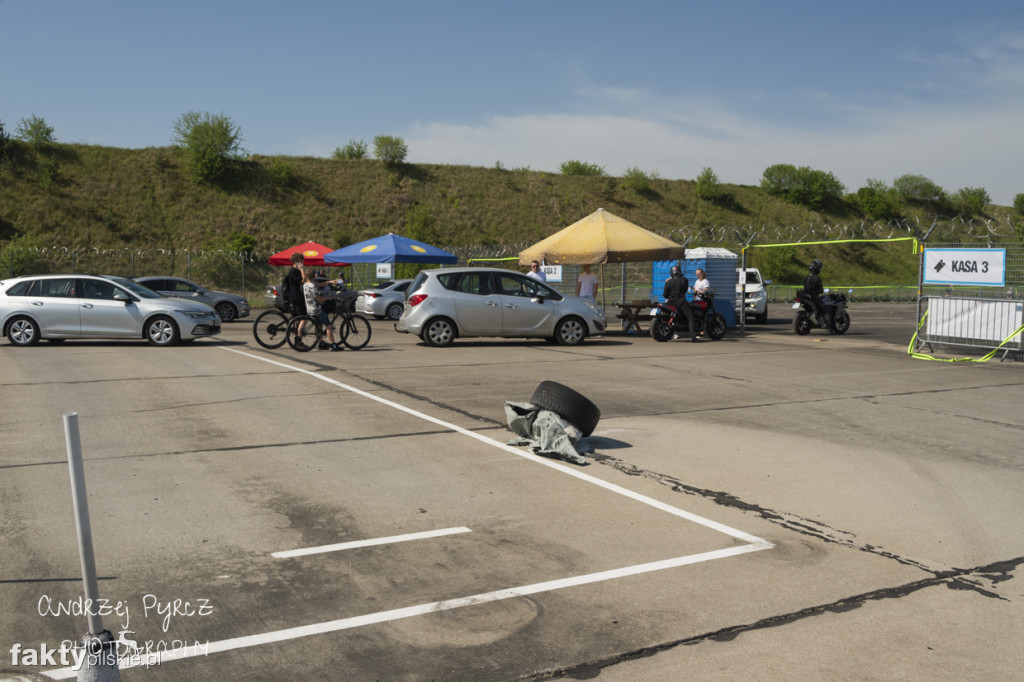 Air Moto Show w Pile