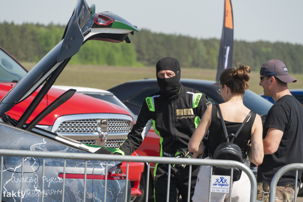 Air Moto Show w Pile