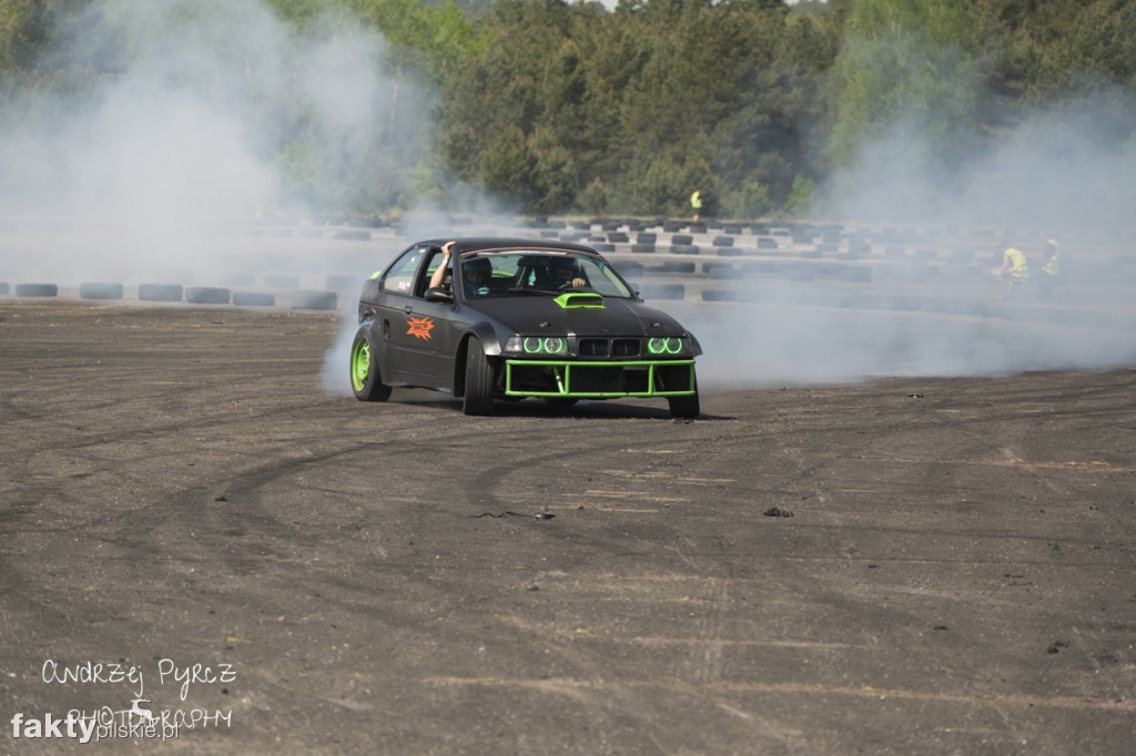 Air Moto Show w Pile