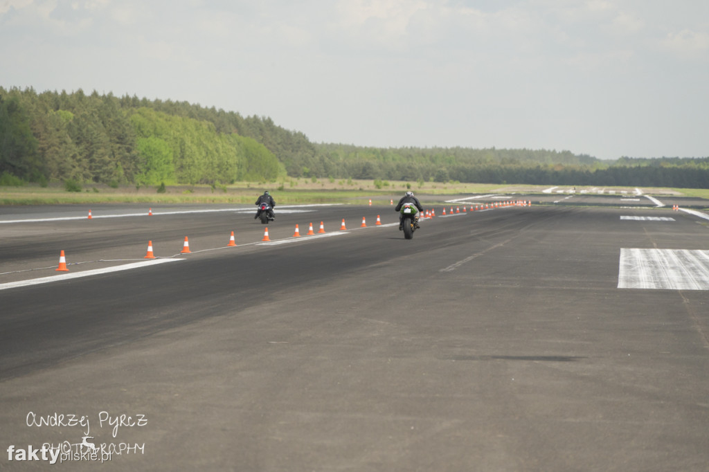Air Moto Show w Pile