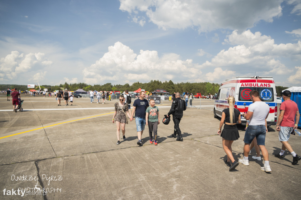Air Moto Show w Pile