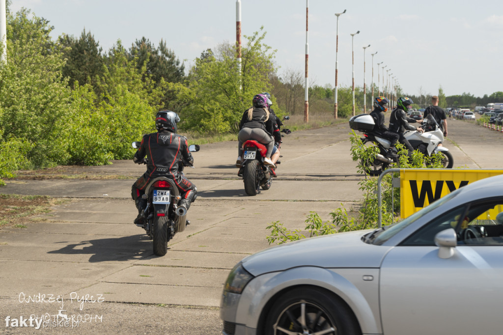 Air Moto Show w Pile