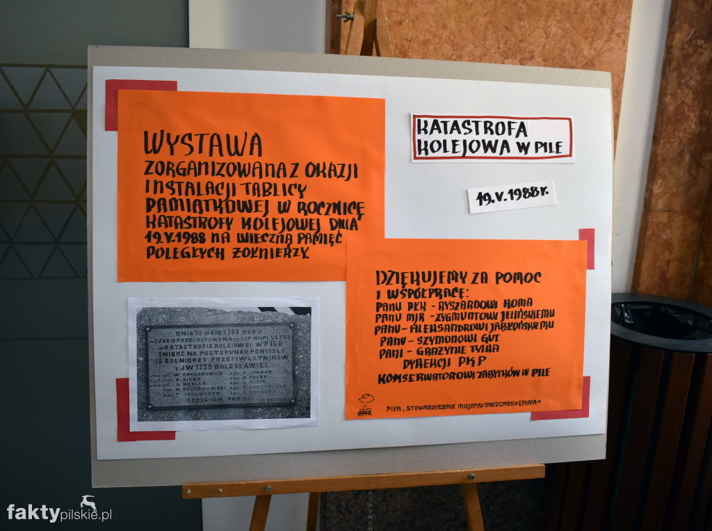 Odsłonięcie tablicy upamiętniającej ofiary katastrofy kolejowej