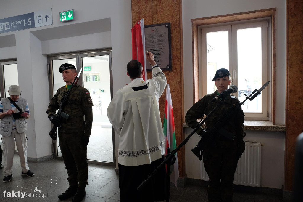 Odsłonięcie tablicy upamiętniającej ofiary katastrofy kolejowej