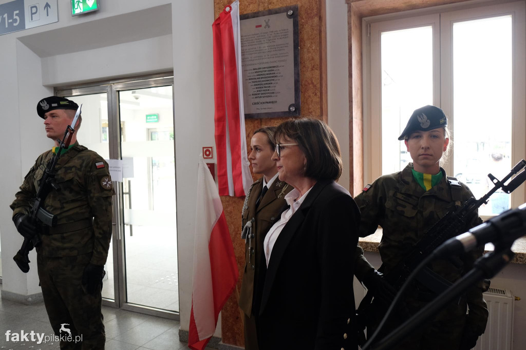 Odsłonięcie tablicy upamiętniającej ofiary katastrofy kolejowej