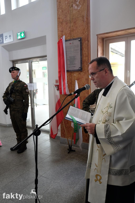 Odsłonięcie tablicy upamiętniającej ofiary katastrofy kolejowej