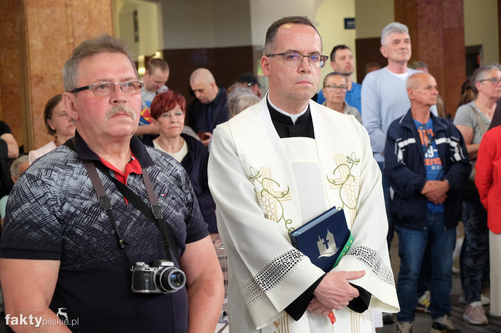 Odsłonięcie tablicy upamiętniającej ofiary katastrofy kolejowej