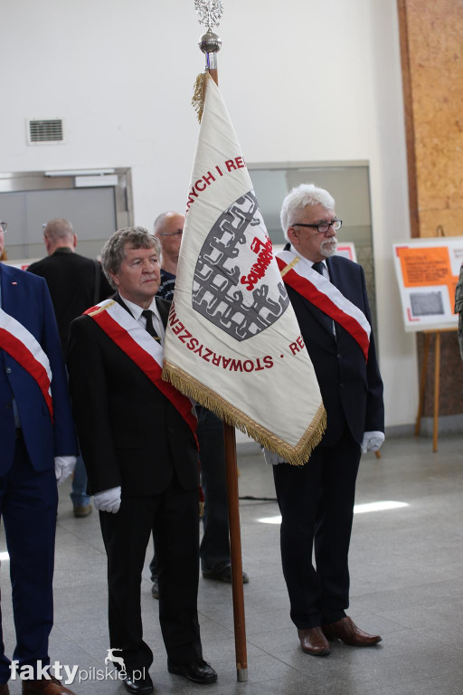 Odsłonięcie tablicy upamiętniającej ofiary katastrofy kolejowej