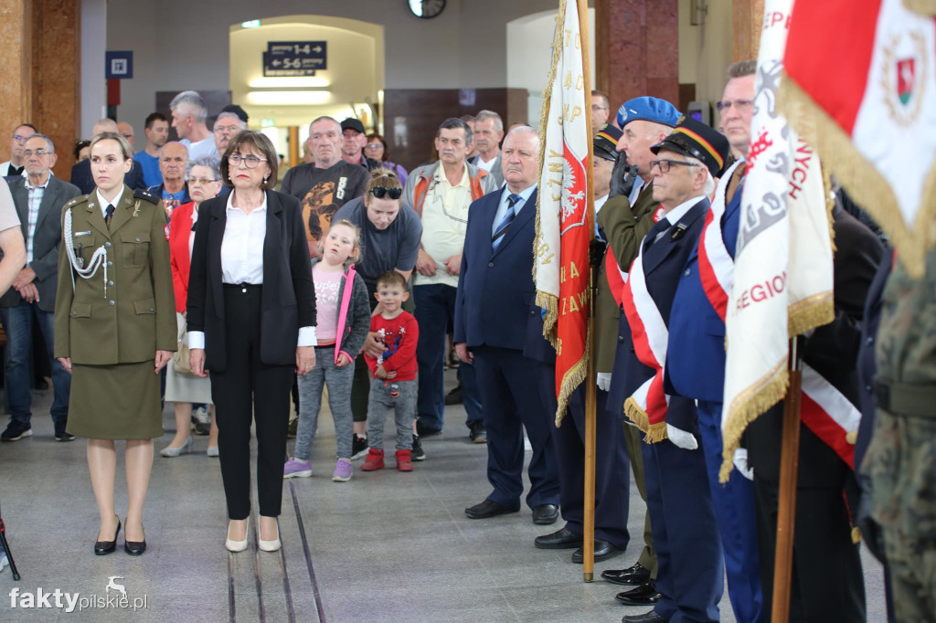 Odsłonięcie tablicy upamiętniającej ofiary katastrofy kolejowej