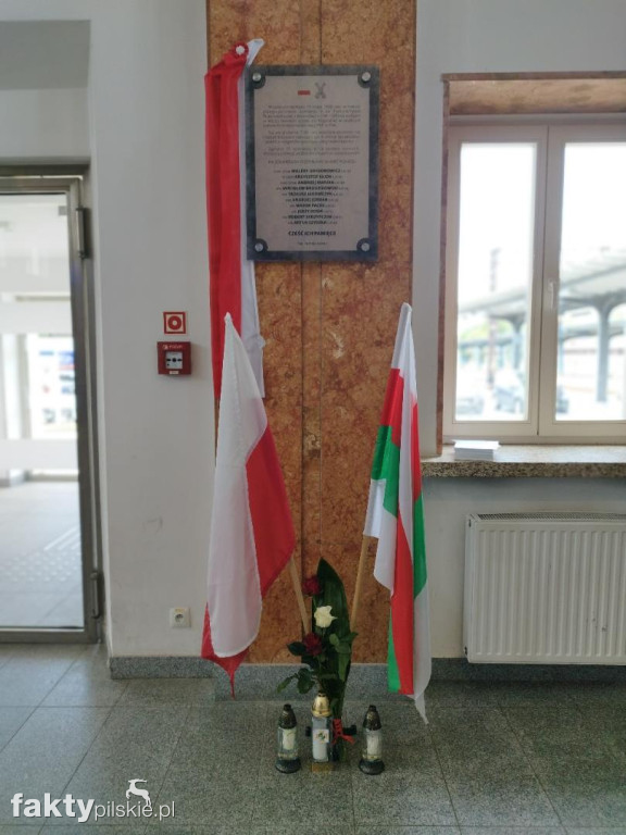 Odsłonięcie tablicy upamiętniającej ofiary katastrofy kolejowej