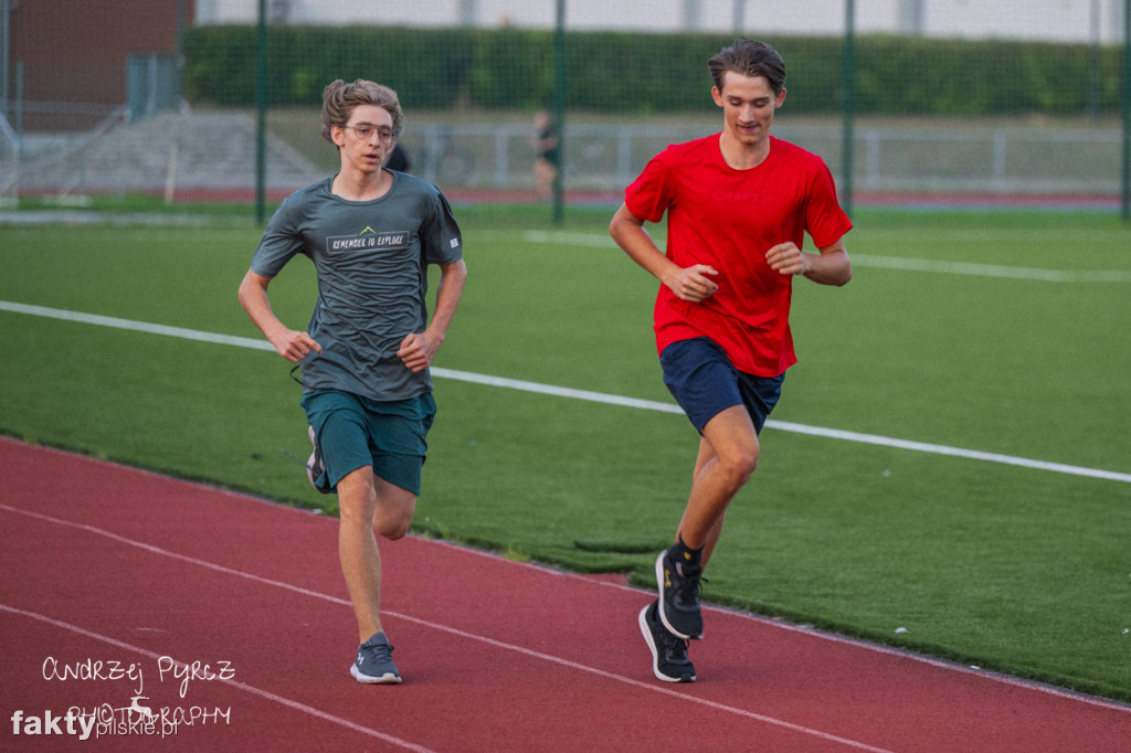 Amatorski Wieczorny Mityng Lekkoatletyczny