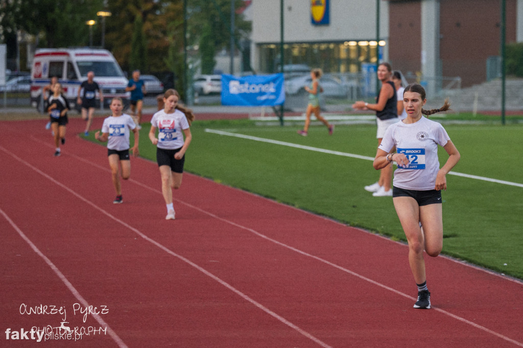 Amatorski Wieczorny Mityng Lekkoatletyczny