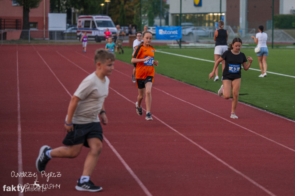 Amatorski Wieczorny Mityng Lekkoatletyczny