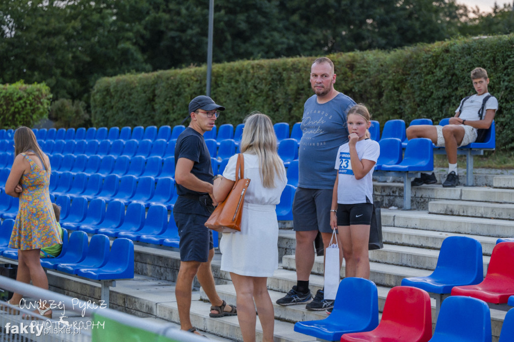 Amatorski Wieczorny Mityng Lekkoatletyczny