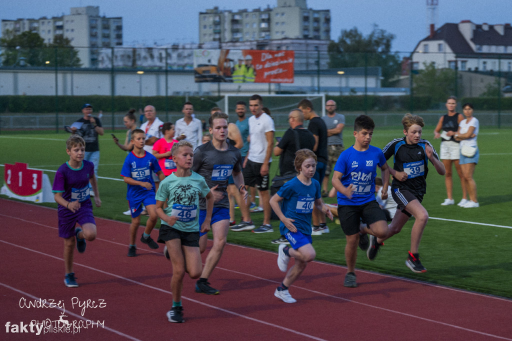 Amatorski Wieczorny Mityng Lekkoatletyczny