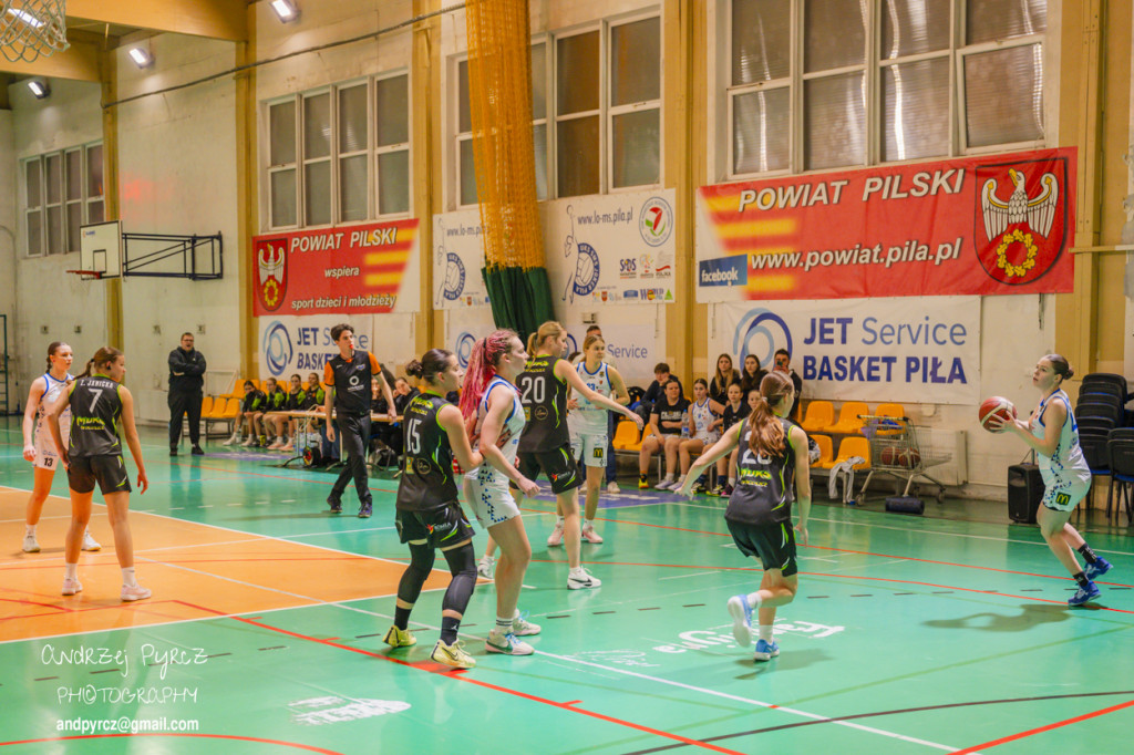 Jet Service Basket Piła vs MUKS Supravis Bydgoszcz