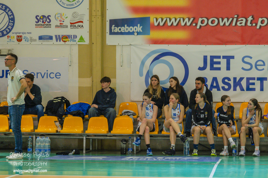 Jet Service Basket Piła vs MUKS Supravis Bydgoszcz