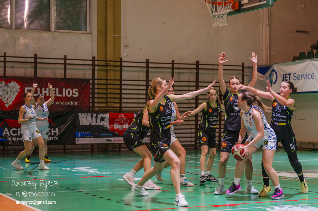 Jet Service Basket Piła vs MUKS Supravis Bydgoszcz