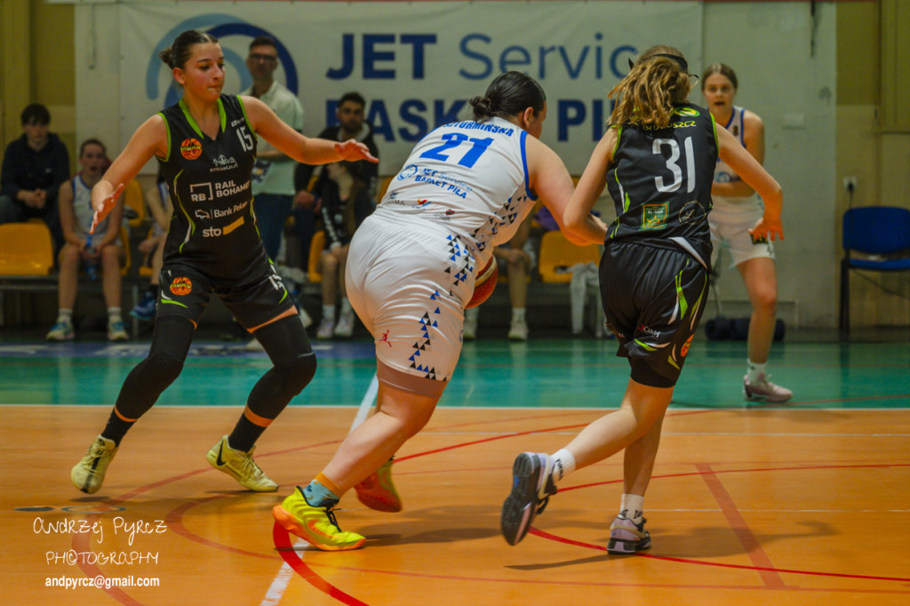 Jet Service Basket Piła vs MUKS Supravis Bydgoszcz