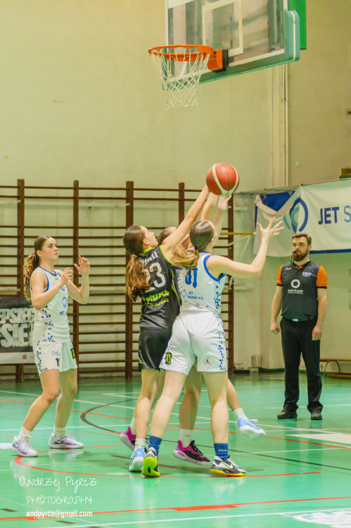 Jet Service Basket Piła vs MUKS Supravis Bydgoszcz