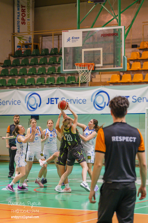 Jet Service Basket Piła vs MUKS Supravis Bydgoszcz