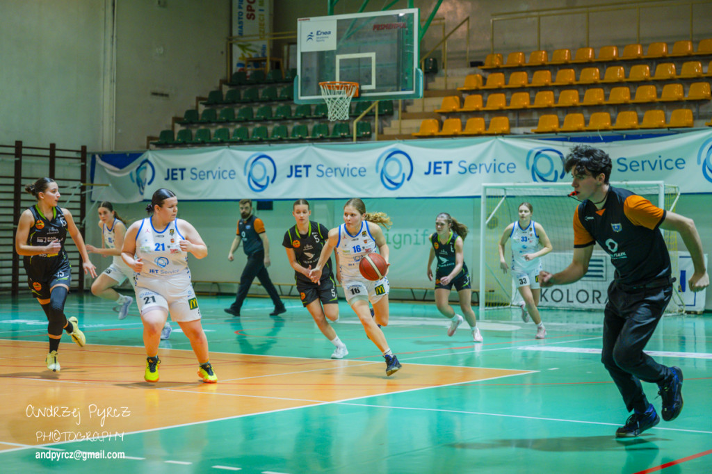 Jet Service Basket Piła vs MUKS Supravis Bydgoszcz