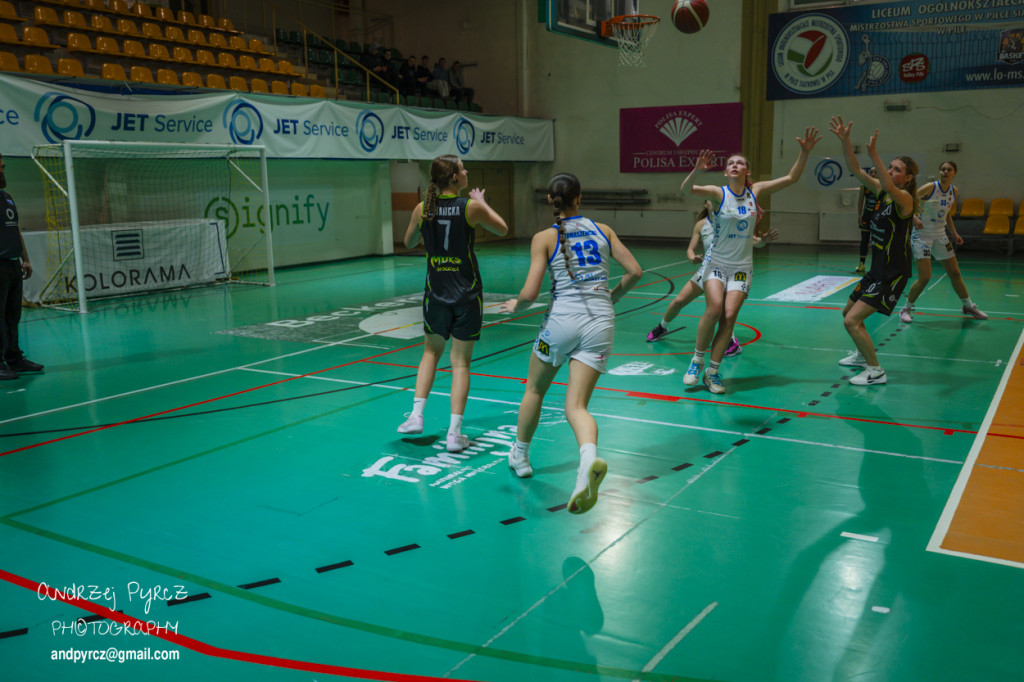 Jet Service Basket Piła vs MUKS Supravis Bydgoszcz