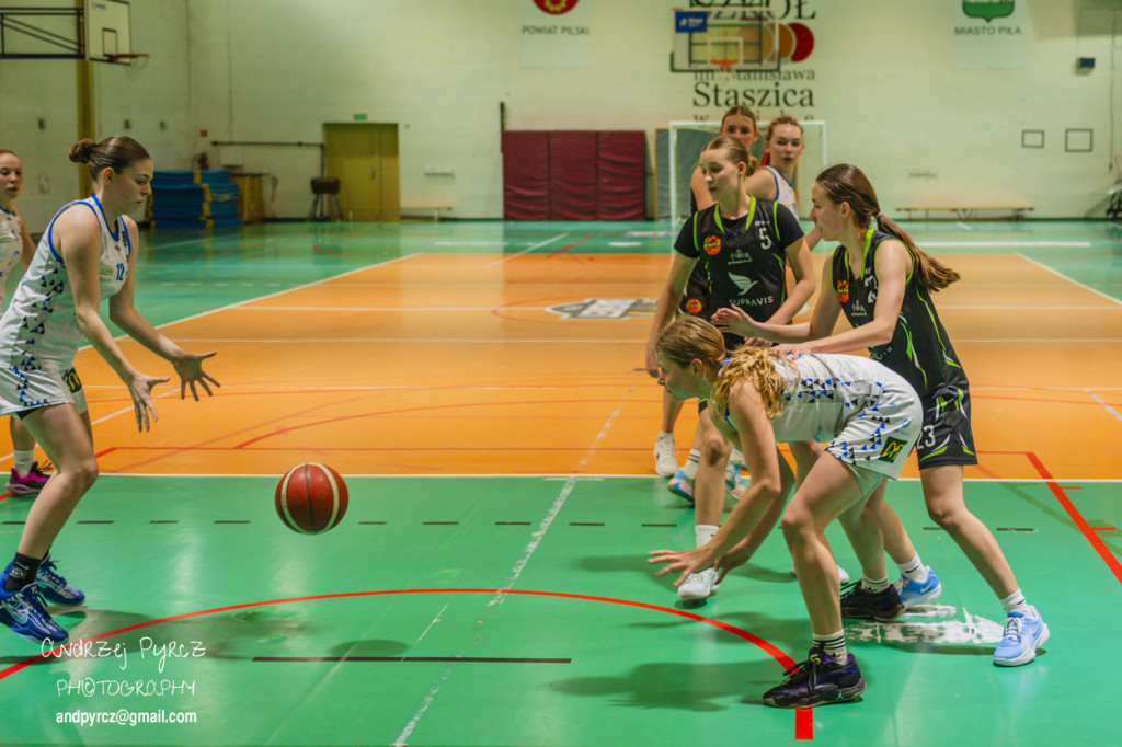 Jet Service Basket Piła vs MUKS Supravis Bydgoszcz