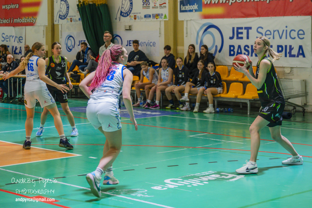 Jet Service Basket Piła vs MUKS Supravis Bydgoszcz